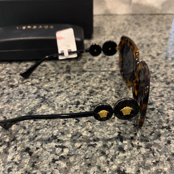 Versace Sunglasses - Picture 5 of 6